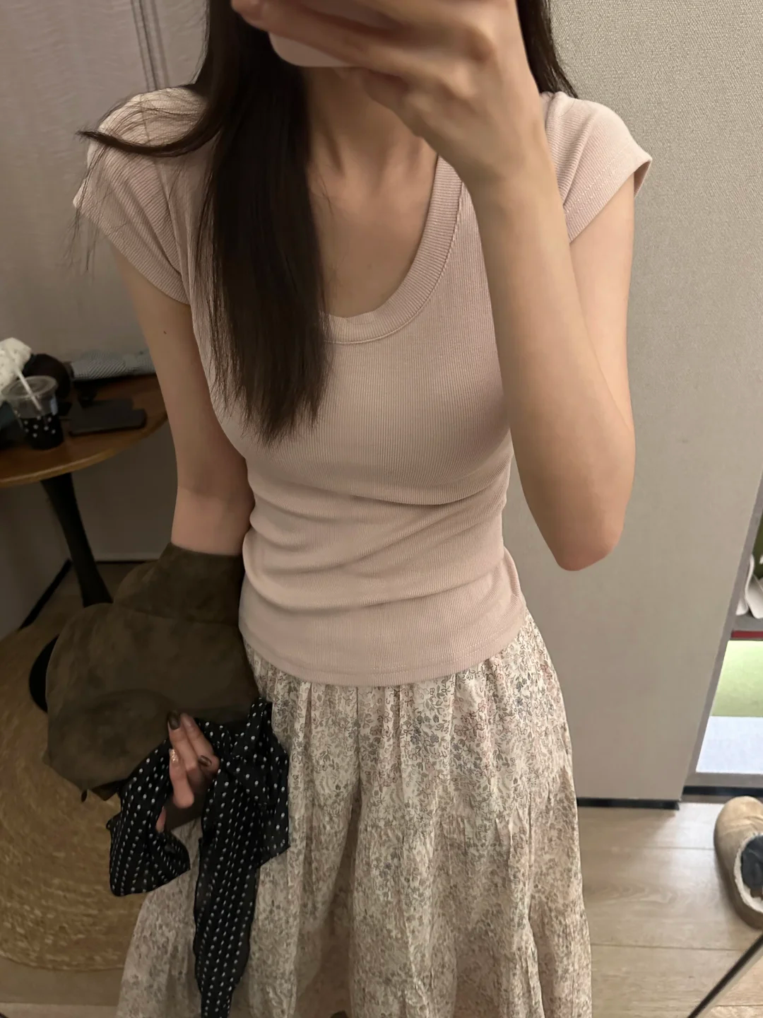 Pure Desire Hot Girl U 넥 반팔 오른쪽 어깨 티셔츠