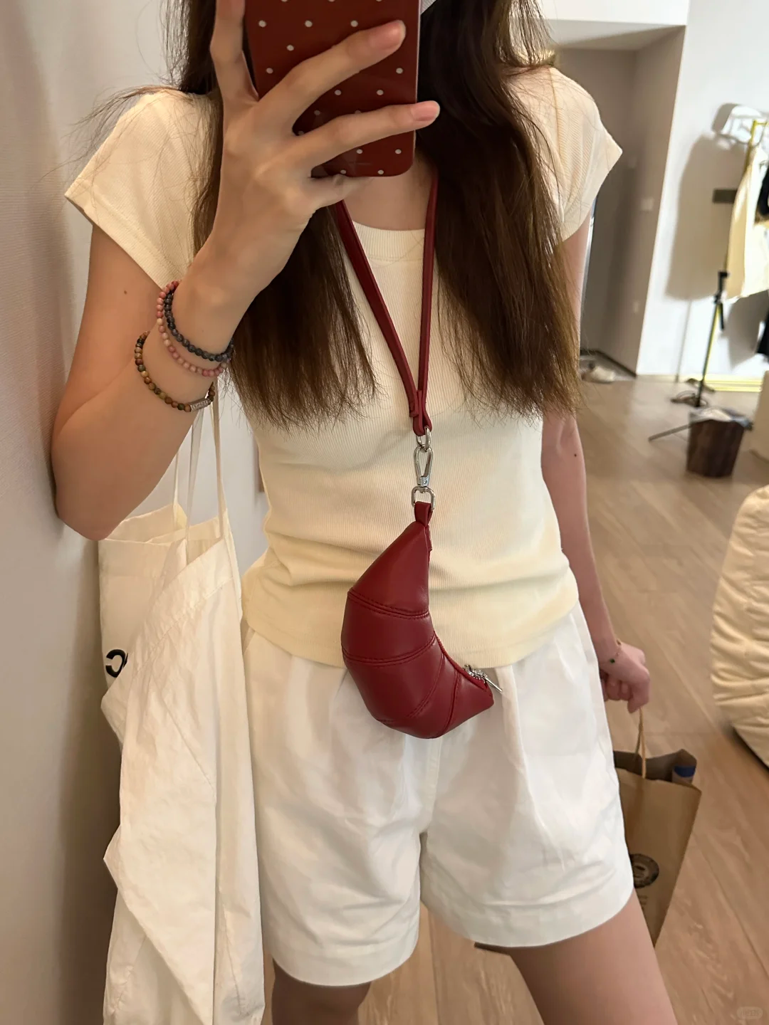 Pure Desire Hot Girl U 넥 반팔 오른쪽 어깨 티셔츠