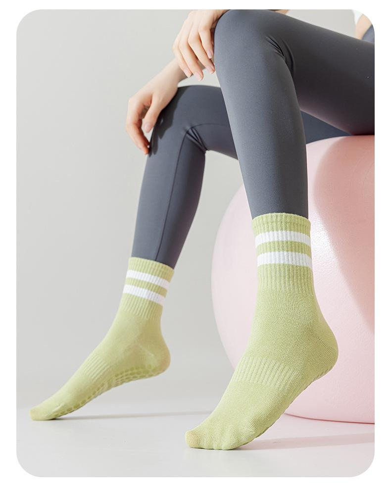 운동 시 안전하게 착용 가능한 여성 양말