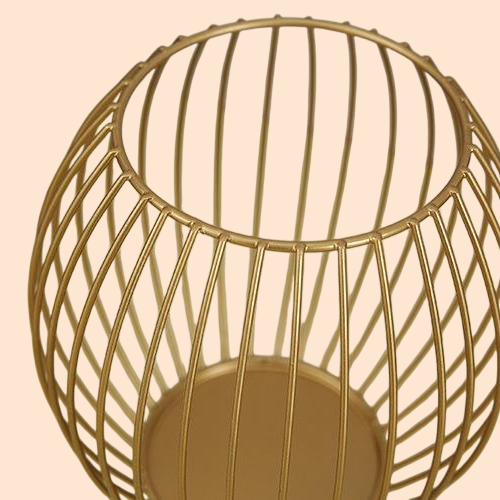 검은색 철제 촛대 장식품