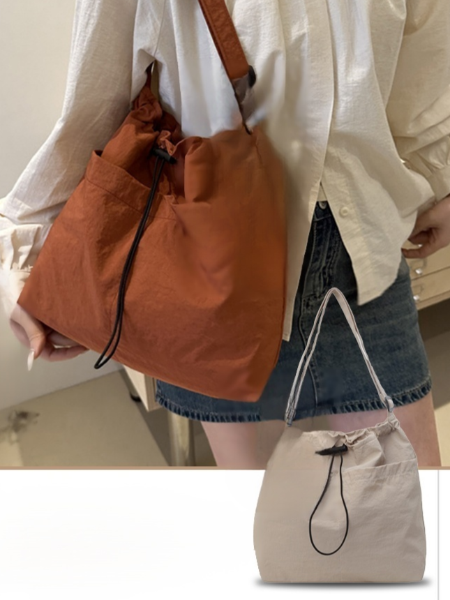 Ultra-light casual large capacity messenger bag