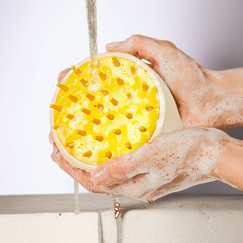 Scalp cleansing massage shampoo comb