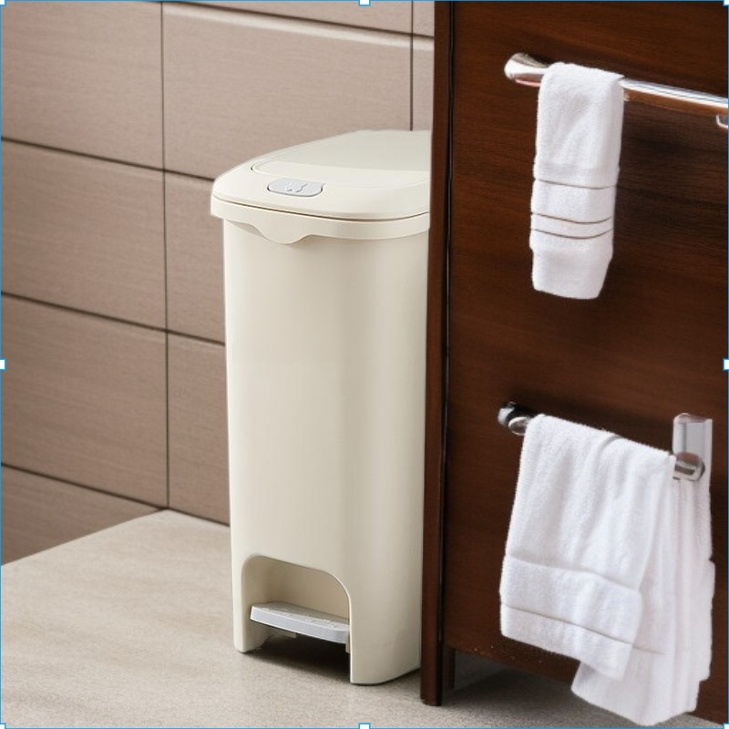 뚜껑이 있는 밀폐형 페달 쓰레기통