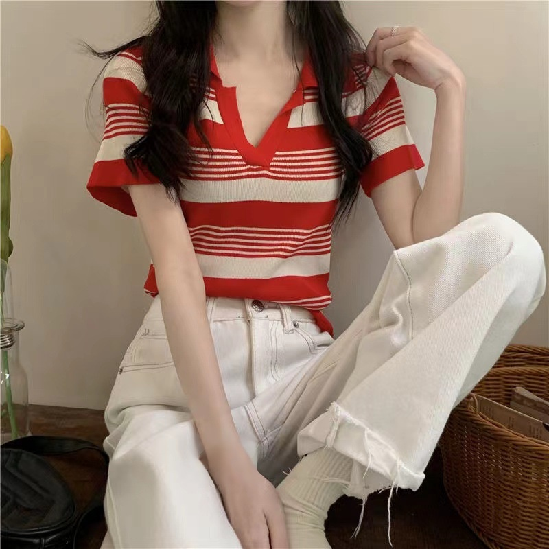 슬림핏으로 날씬해 보이는 스트라이프 반팔