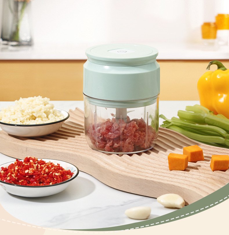 Effort-saving electric garlic mincer