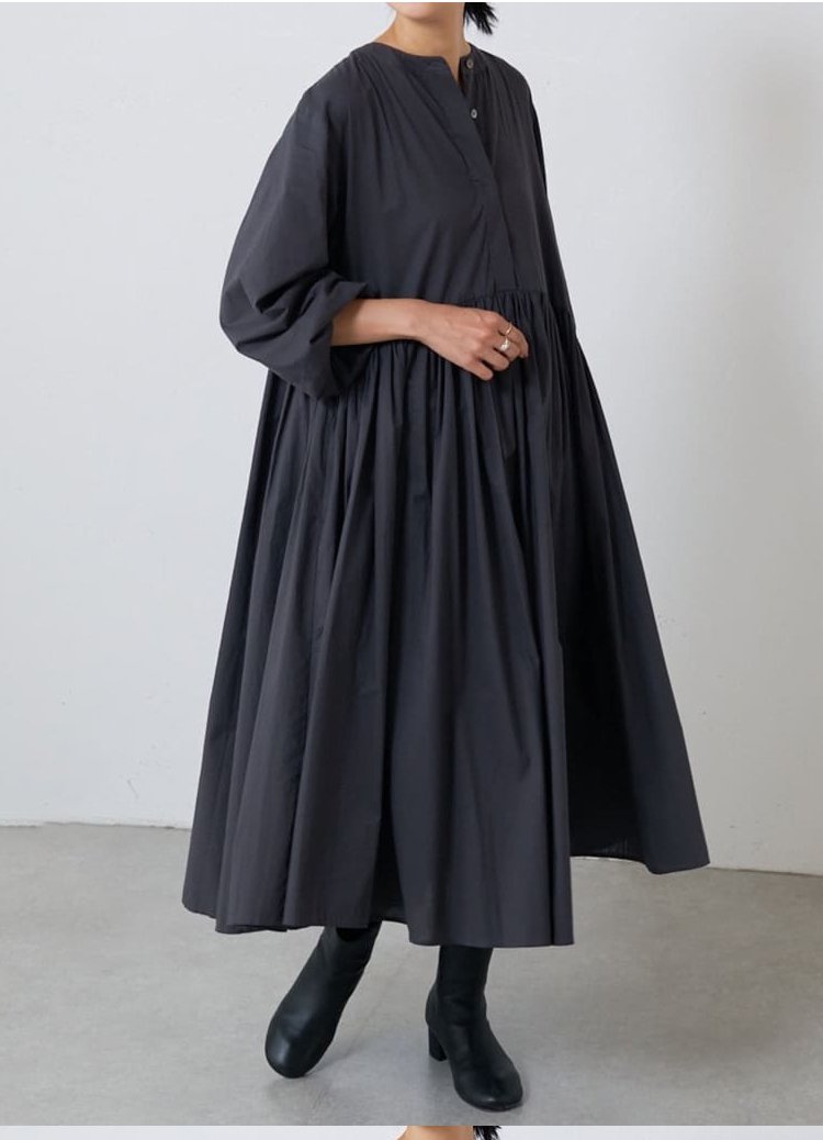フレアデザインのギャザーワンピース