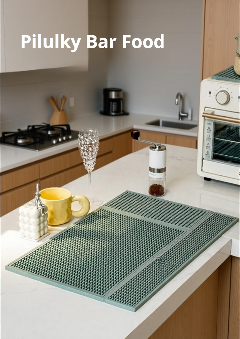 Silikonová podložka pod hrnek v moderním designu na stole