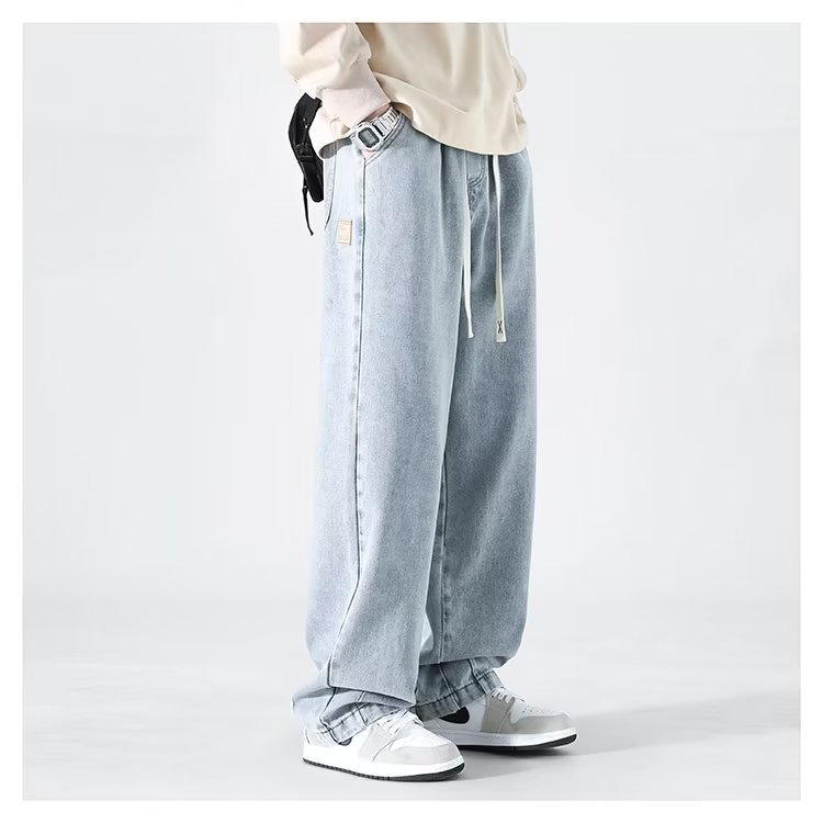 ルーズストレートデザインのワイドパンツ