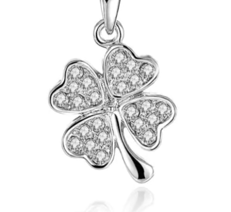 四つ葉のクローバーネックレス