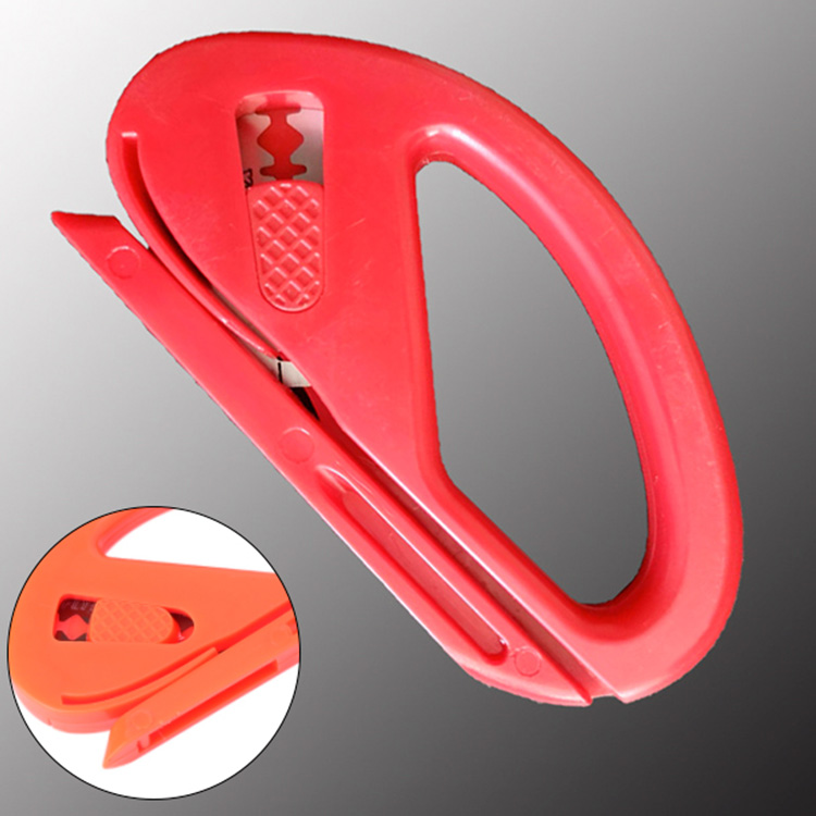 Multifunkční přenosný řezací nástroj