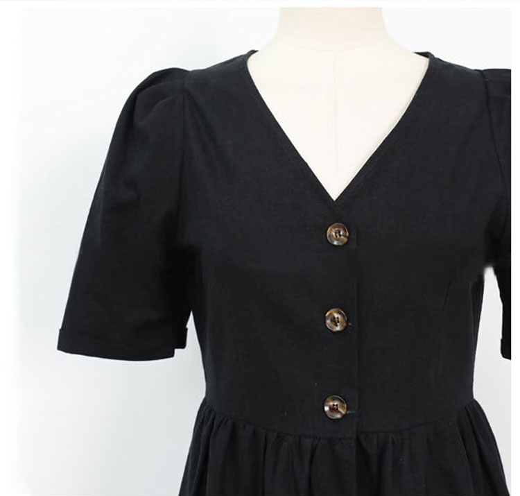 リネンワンピースの後ろ姿・バックスタイル