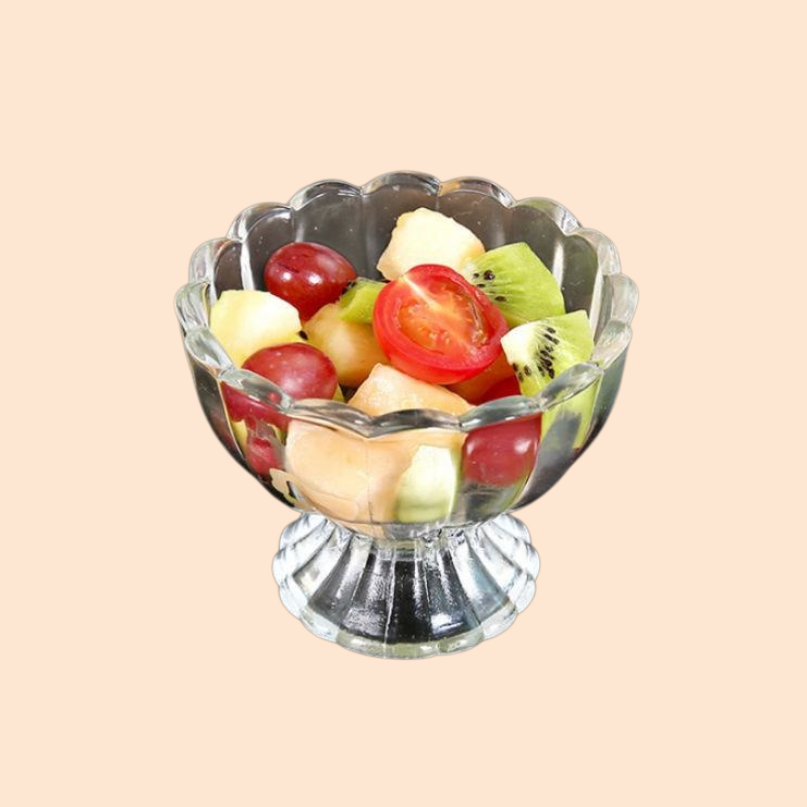 アイスクリームのシングルボールを入れたパフェグラス