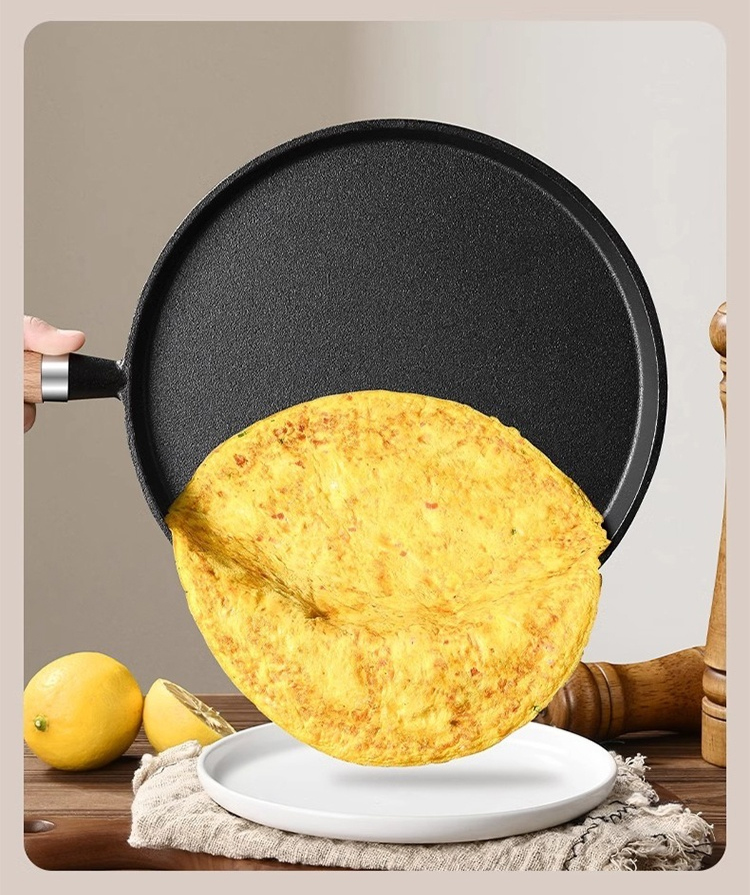 Sartén de hierro fundido con comida saludable