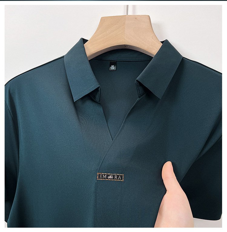 ノンマーキング仕様のVネックTシャツ正面画像