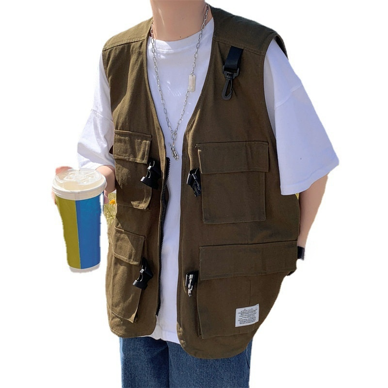 ゆったりシルエットのワークウェア風ベスト素材アップ