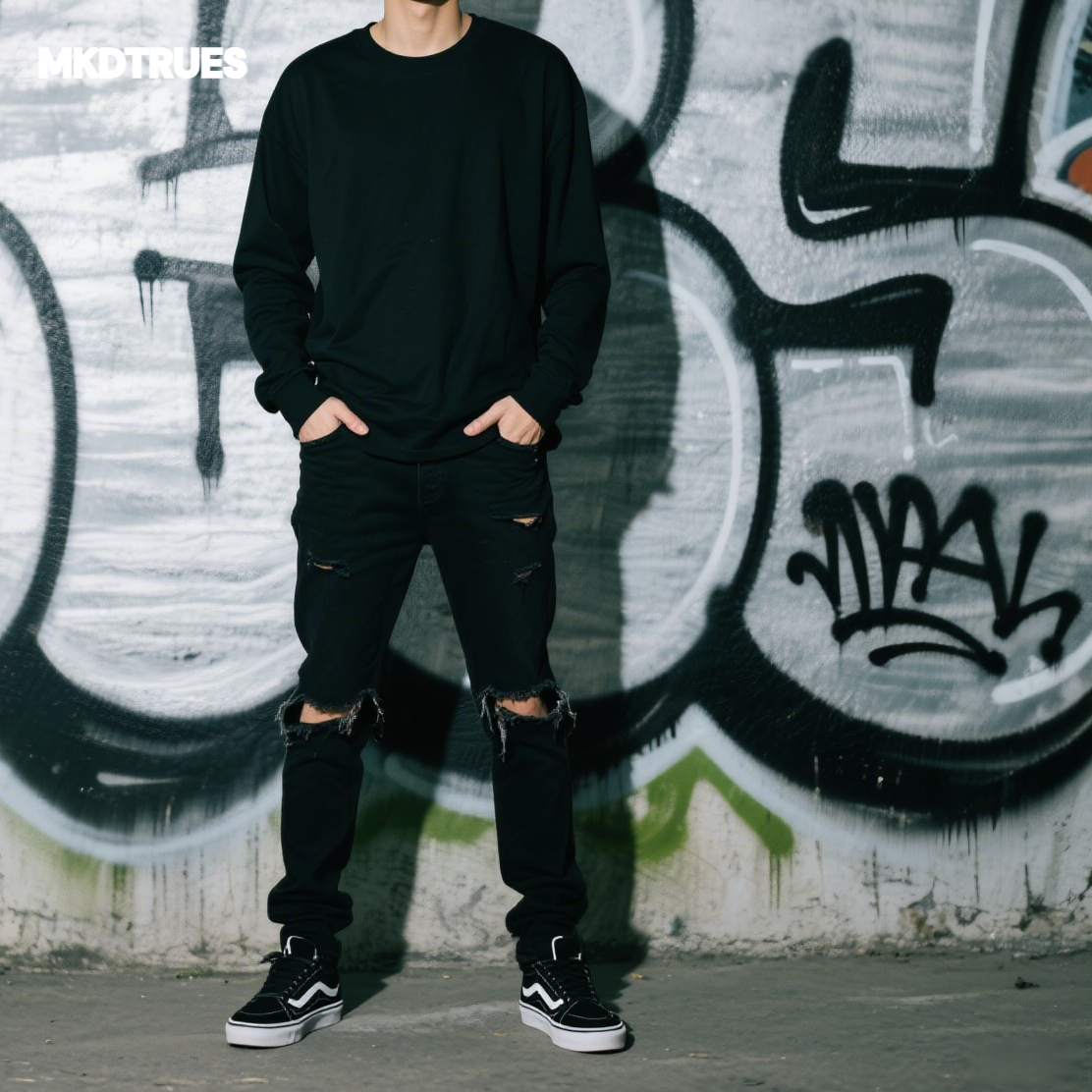 黒のスウェットシャツ