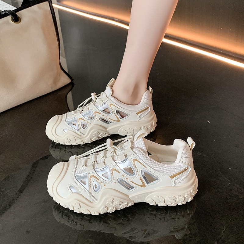 厚底ダッドスニーカー