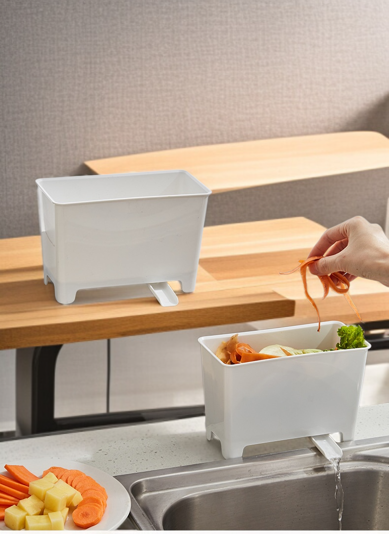 Odpadkový koš s odnímatelnou vložkou na bioodpad