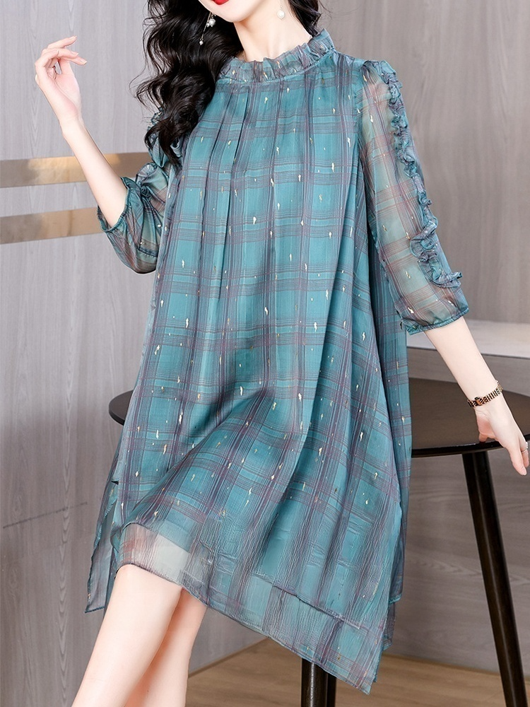 チェック柄ワンピース