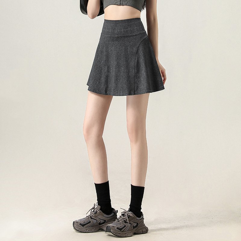 レイヤード風のスポーツスカート