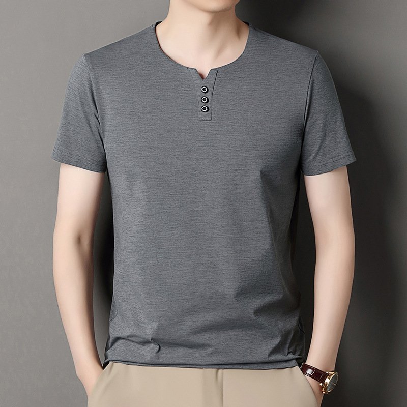 カジュアルVネック無地の新作tシャツです