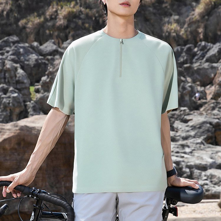 無地のシンプルコーディネートTシャツです