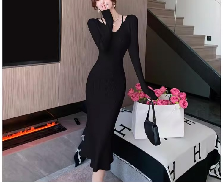 デートにぴったりの重ね着風ワンピーススタイル