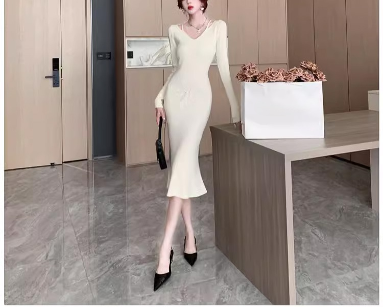 通勤にも使えるレディースニットワンピース