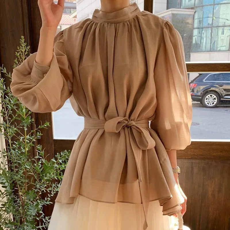 エレガントなレースアップカラーシャツ 無地プリーツシャツ ウエストスリムランタンスリーブシャツ エレガントシャツ レースアップシャツ