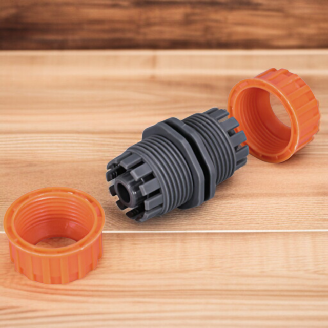 Univerzální přípojka na hadici