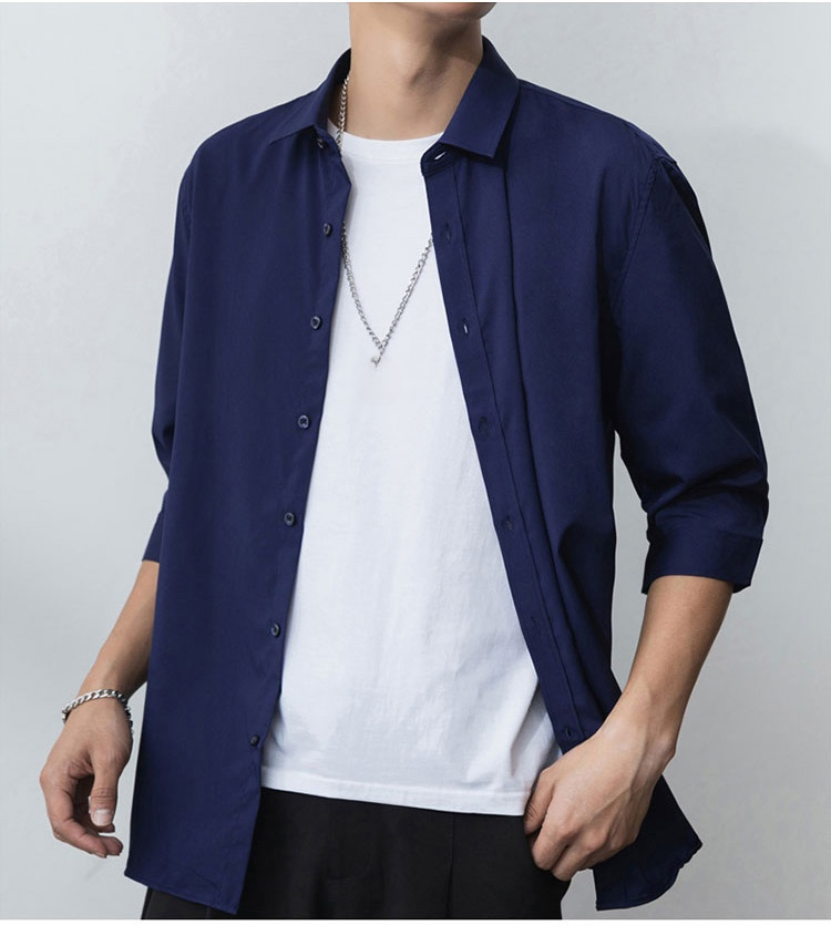 高級感あるシルク素材のメンズシャツ