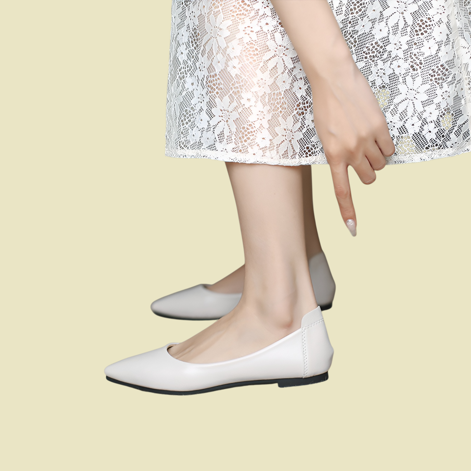 Versatile solid color flat bottomed shallow mouth pointed leather shoes