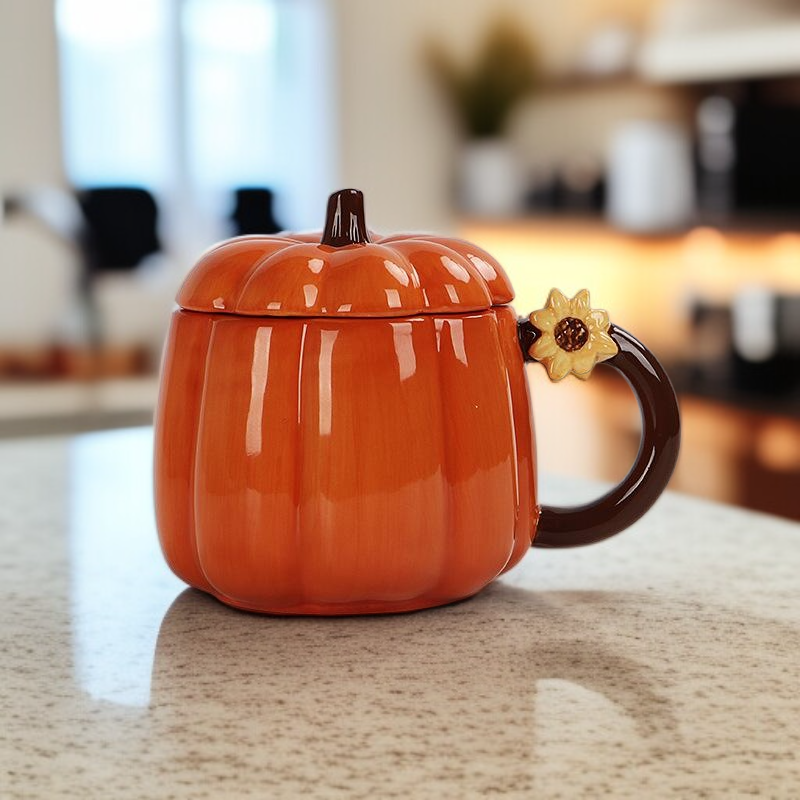 かわいいパンプキンデザインの陶器コップ
