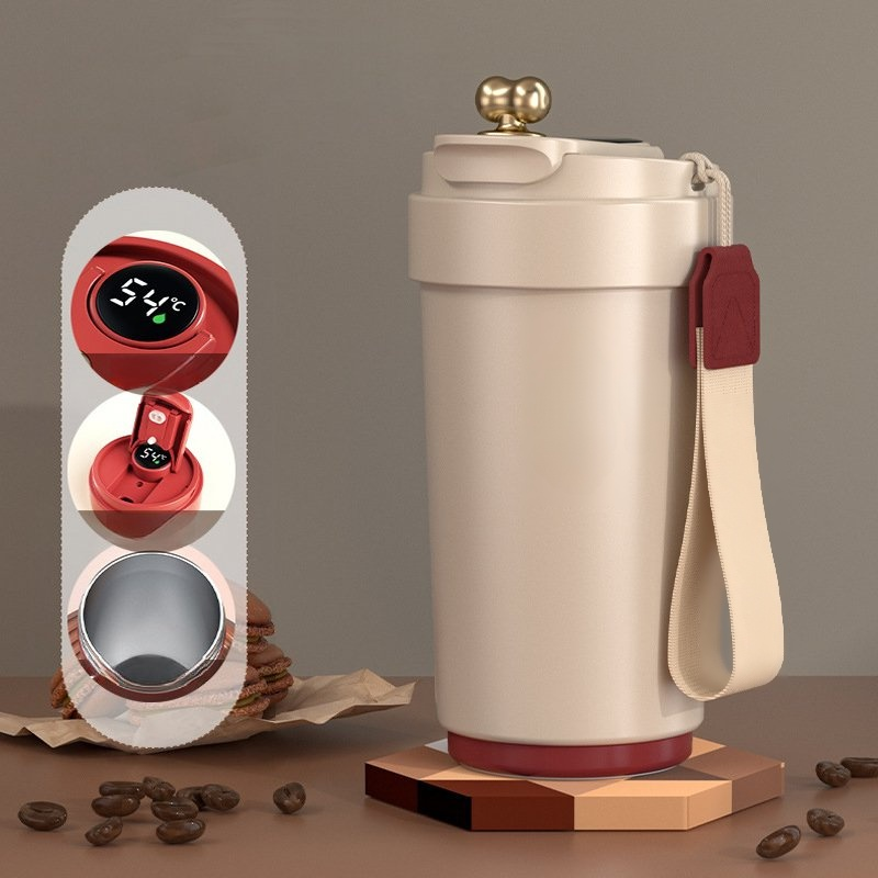 Izolowany kubek do kawy