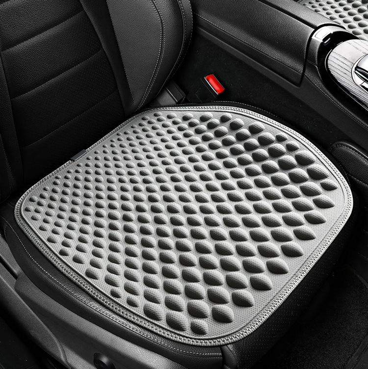 운전석에 올려진 젤 사각 쿠션