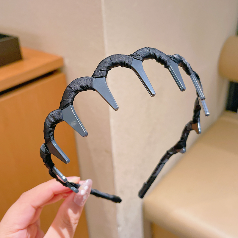 ที่คาดผมทรงสูงฟูฟ่องมีเท็กซ์เจอร์