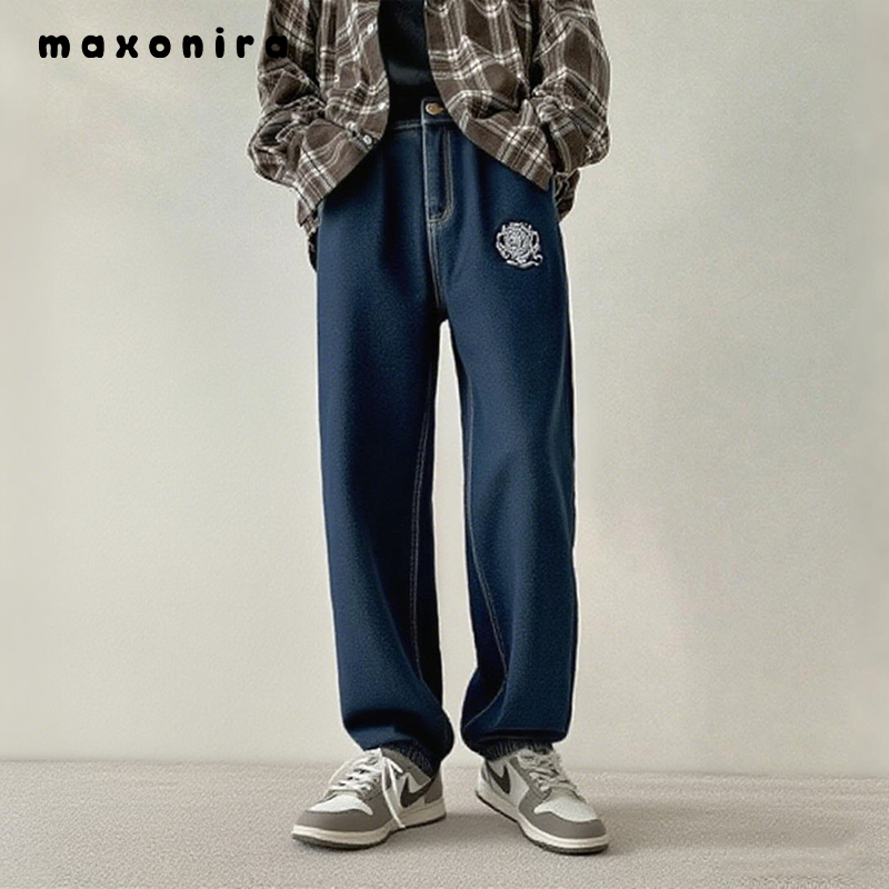 メンズダークブルージーンズ