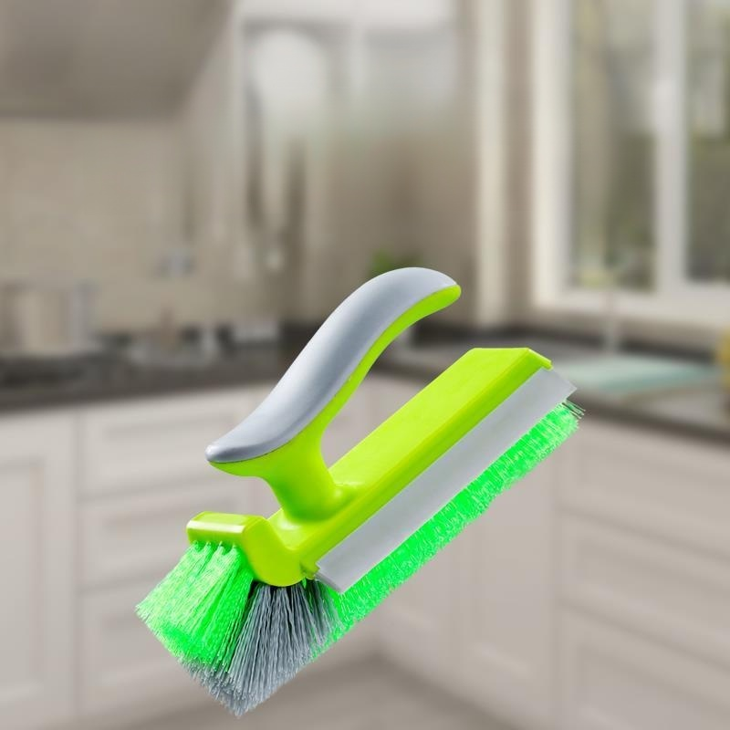 浴室の隅の隙間ブラシ