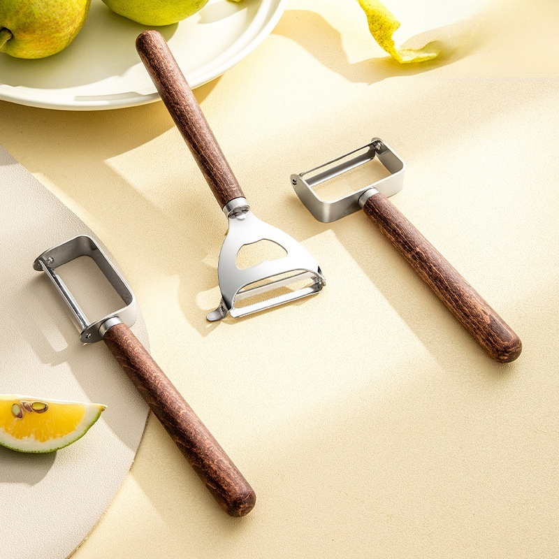 Kitchen apple and melon peeler