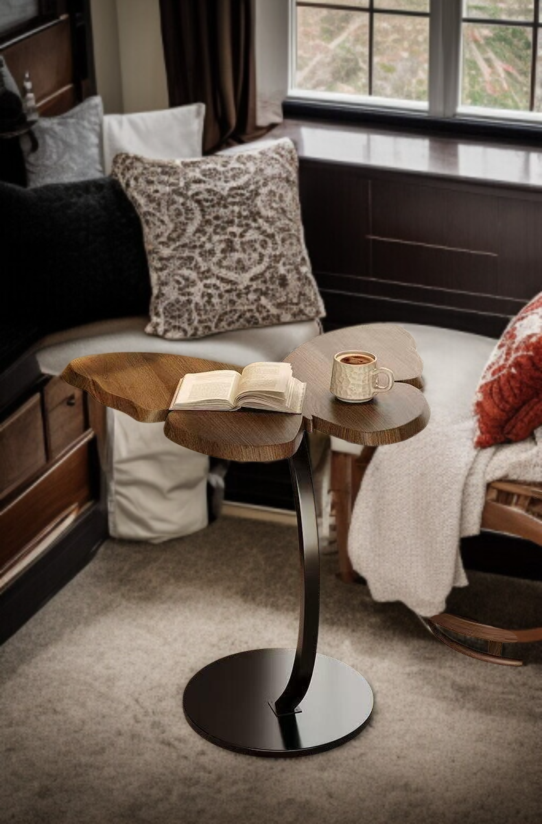 고급스러운 원목 소재의 심플 탁자