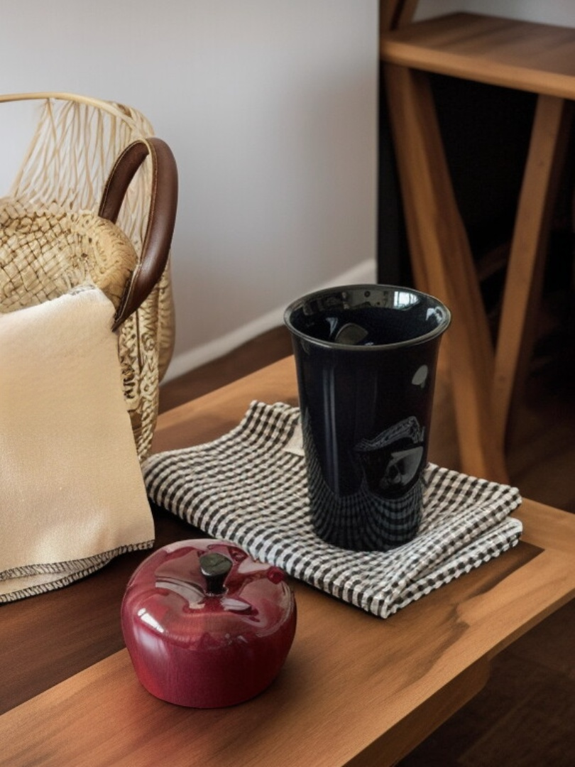 Stylish Taza de Cerámica with minimalist design