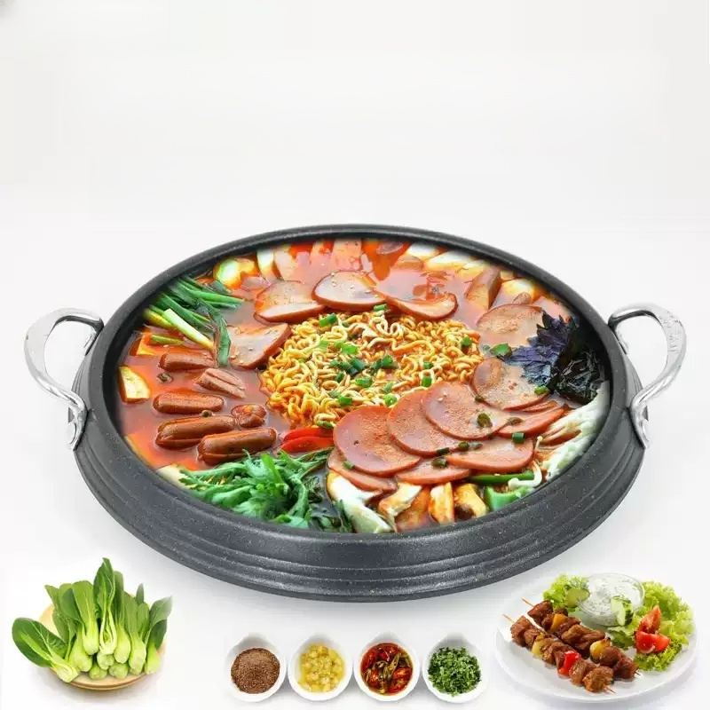 두툼하게 만든 소 내장 전골