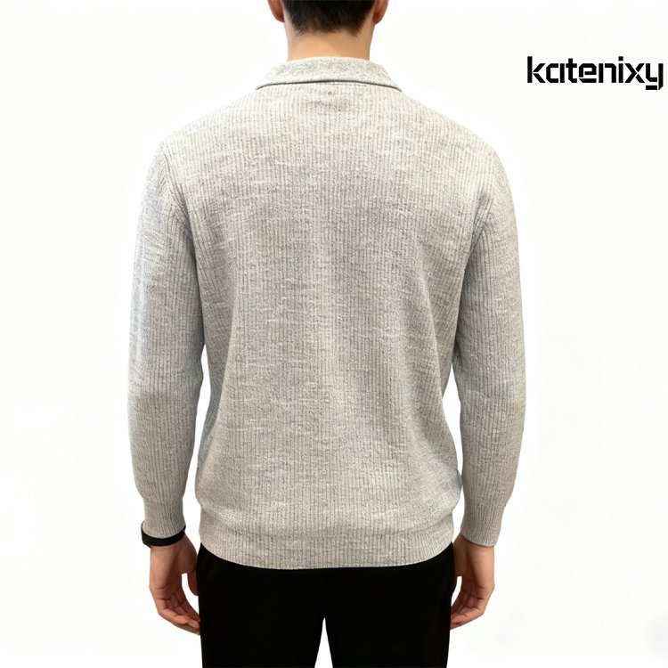 남성용 심플 솔리드 컬러 니트 스웨터 착용 이미지