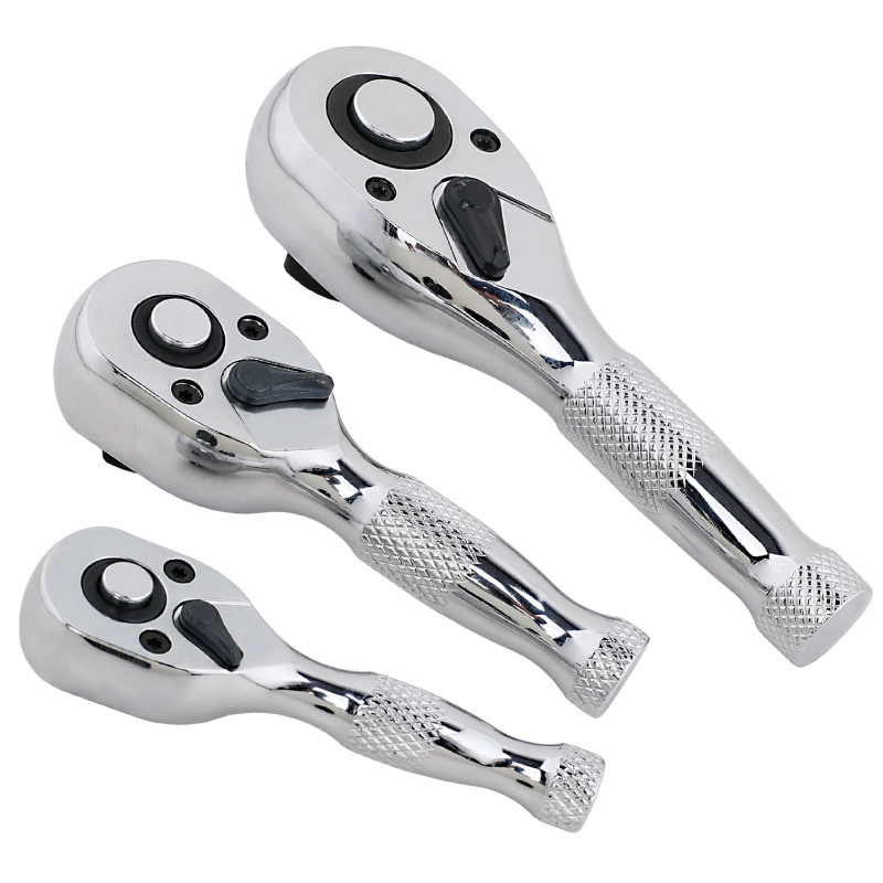 Short-handled ratchet wrench