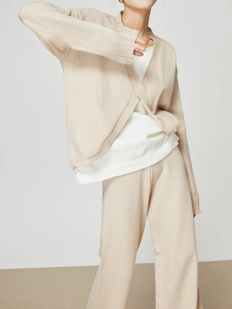 カシミヤ100％ニットセットアップ