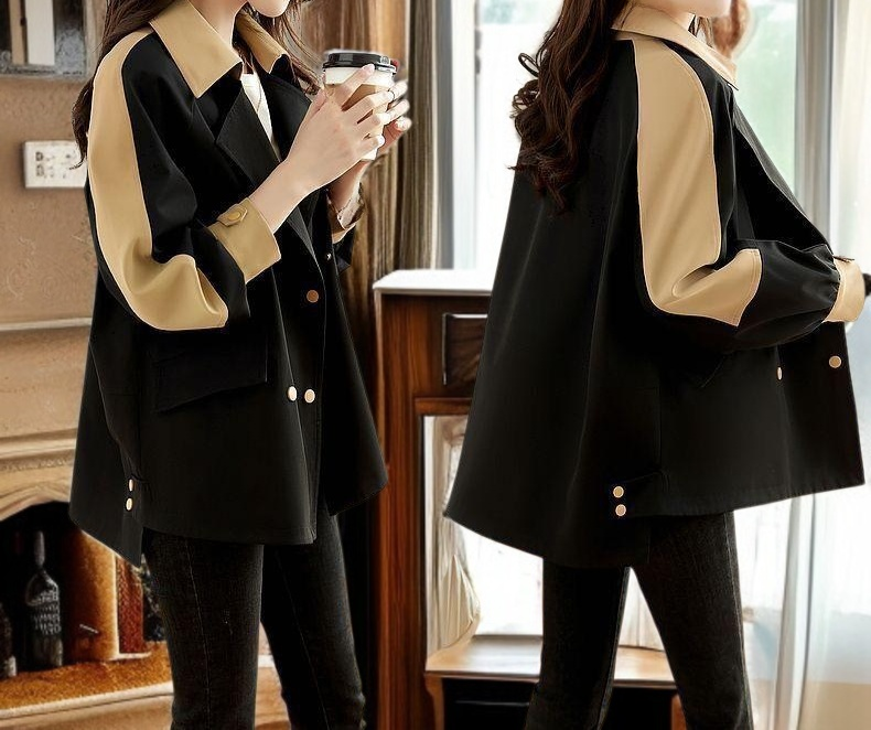 여성스러운 가을 컬러 버클 코트 착용 이미지