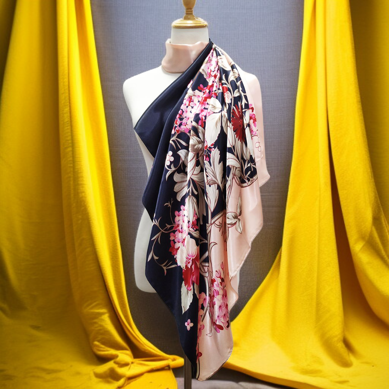 柔らかいプリントスカーフ