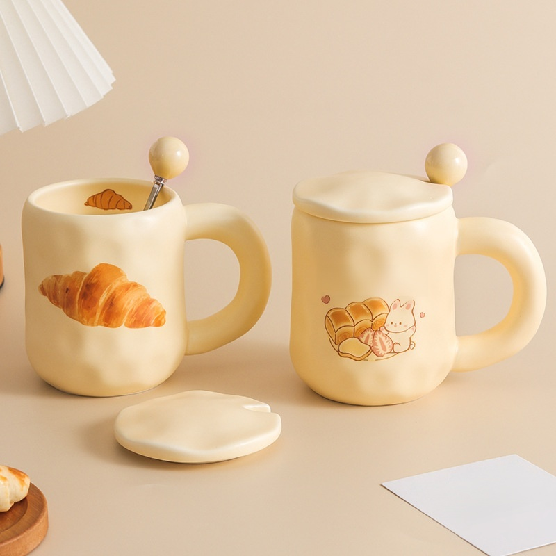 陶器のコーヒーカップ