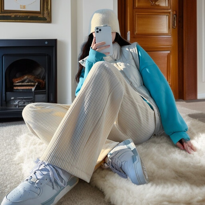 コーデュロイパンツ