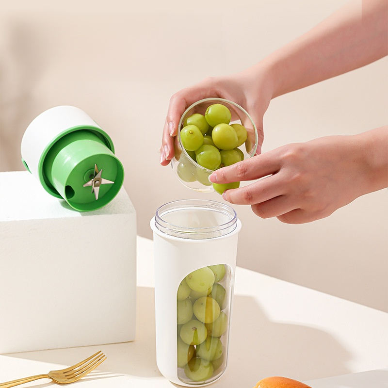 Small multi-functional juicer cup